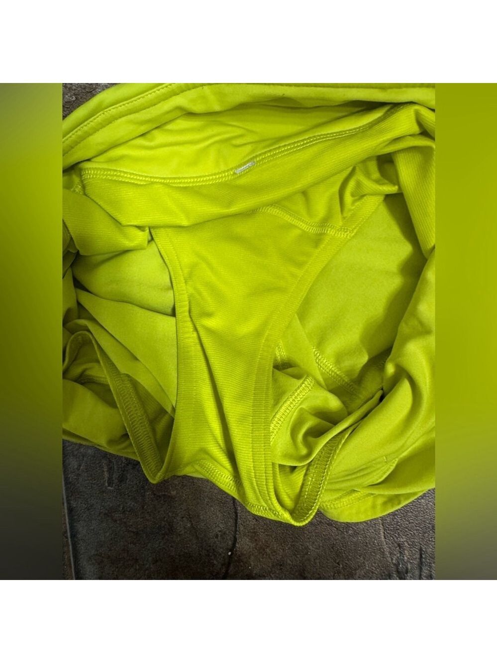 Lululemon Shorts Highlight Yellow - Picture 6 of 11